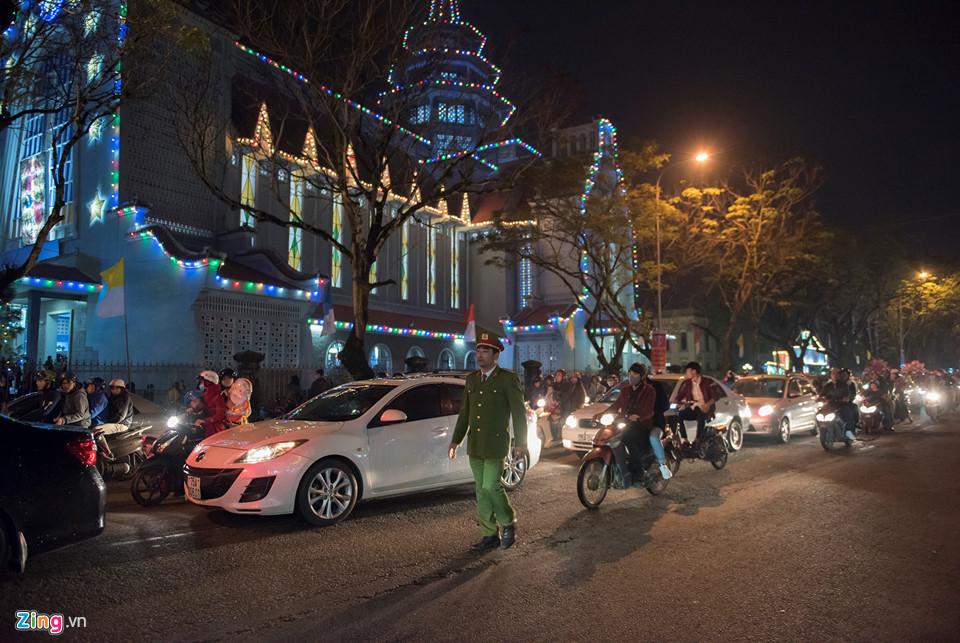 Những khoảnh khắc đón Noel ở cố đô Huế-1