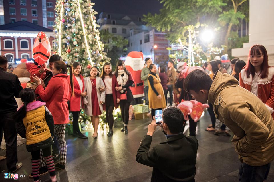 Những khoảnh khắc đón Noel ở cố đô Huế-11