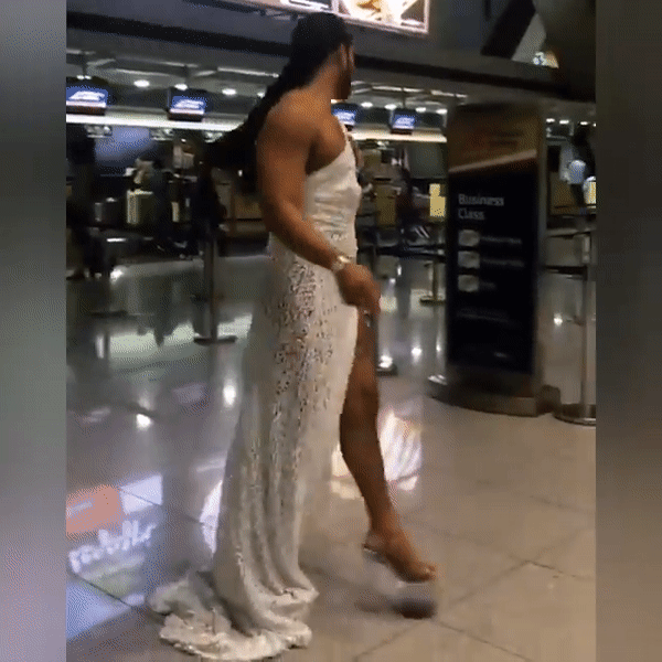 Clip: Thanh niên 6 múi catwalk trên giầy cao 20cm đẹp còn hơn mẫu xịn-3