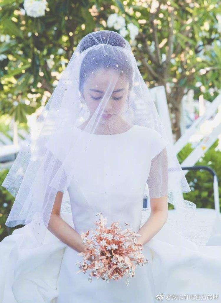 Điểm lại những hôn lễ từ ầm ĩ cho đến kín tiếng của sao Hoa ngữ năm 2017-11