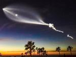 Elon Musk 'đùa như thật' về chùm sáng tựa UFO trên bầu trời đêm