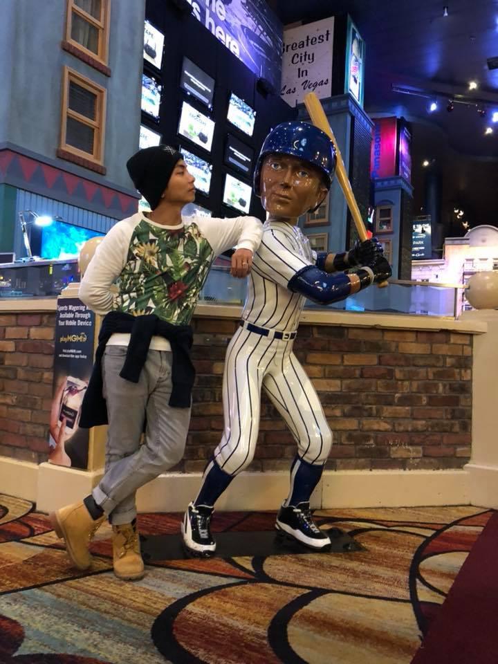 Tin sao Việt: Trấn Thành ghép hàng nghìn bức ảnh cảm ơn Hari Won nhân kỷ niệm 1 năm ngày cưới-11