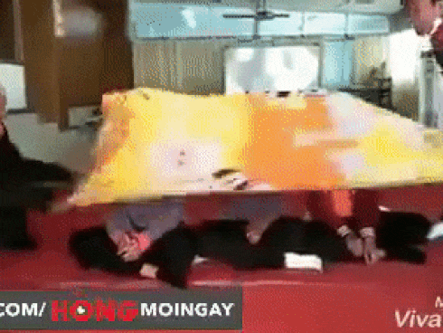 Em gái mưa bất ngờ HOT trở lại qua bản cover 2 thứ tiếng của bé gái 11 tuổi-2