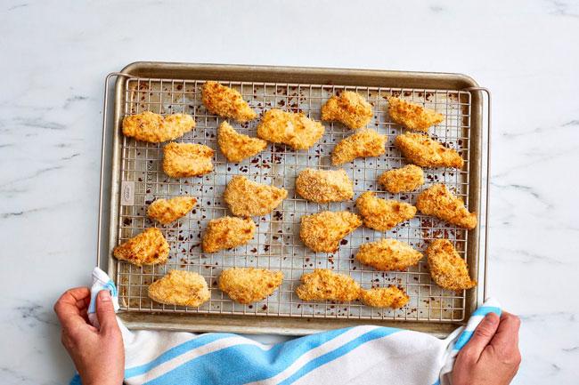 Món ngon mỗi ngày: Cánh gà rút xương bao bột giòn rụm-4