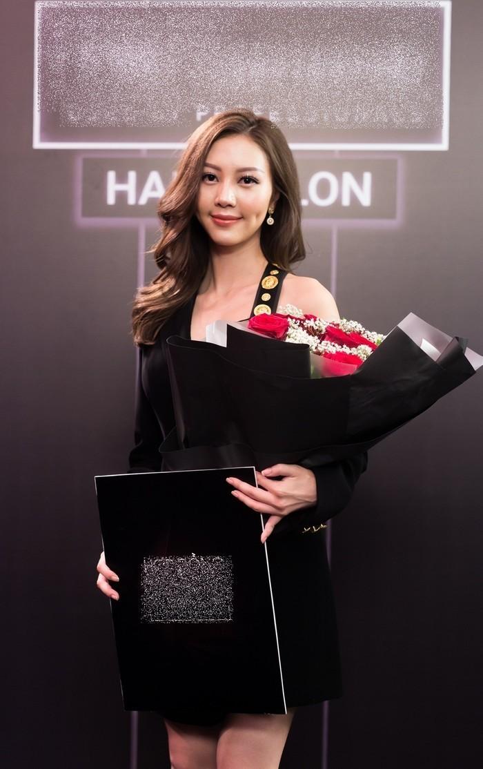 Cuộc chiến ai hot hơn ai của dàn mỹ nhân đoạt Quán quân làng mẫu Việt-8