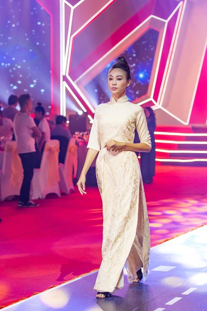 NTK Quỳnh Paris trình làng Dải ngân hà mãn nhãn-3