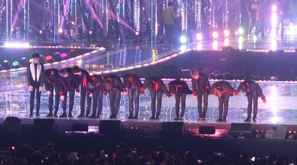 Hậu SBS Gayo Daejun 2017, Wanna One bỗng dưng xuất hiện thêm thành viên thứ 12?-1