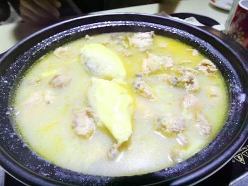 Kem sầu riêng xưa rồi, giờ mang ra làm lẩu mới hot