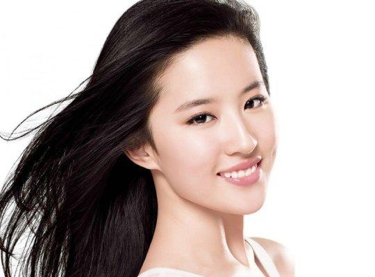 Nhìn tướng phụ nữ trán vuông, đoán vận mệnh tương lai của họ-1