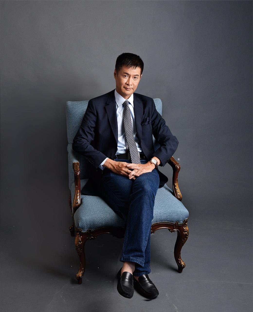 Lê Hoàng kêu gọi chị em ăn Tết nhà ngoại-3