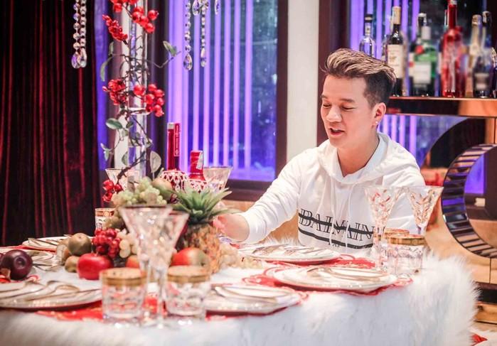 Ngộp thở trước căn biệt thự ngập tràn đồ hiệu của Đàm Vĩnh Hưng-1