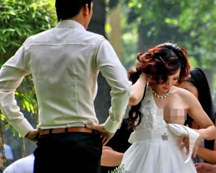 Những mỹ nhân Việt thản nhiên trút bỏ xiêm y trước mặt đồng nghiệp nam-4