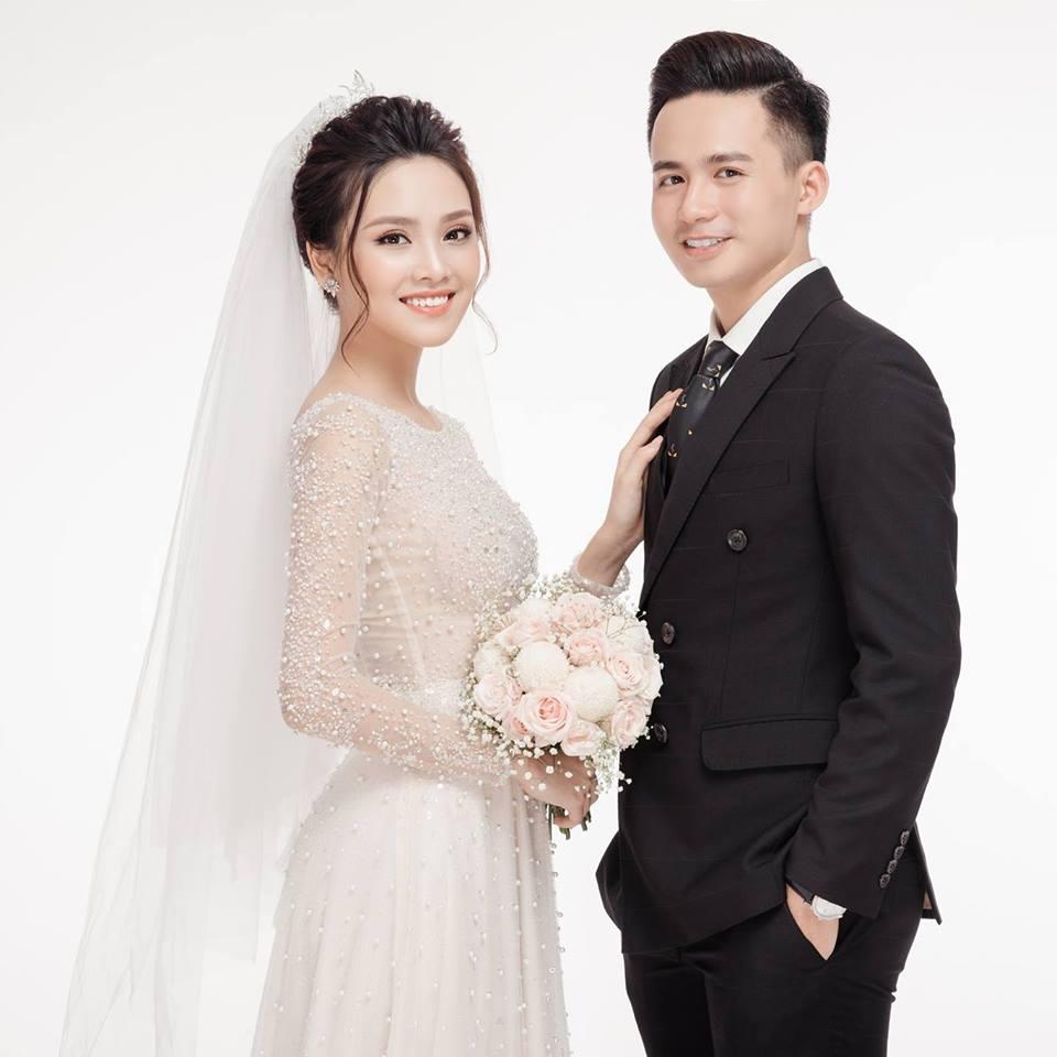 Hé lộ ảnh cưới ít ỏi trước lễ đính hôn của Top 10 Hoa hậu Việt Nam Trần Tố Như và hot boy cảnh sát-3