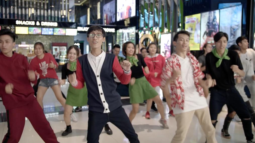 Glee: Angela Phương Trinh bị ép từ bỏ đứa con trong bụng-6