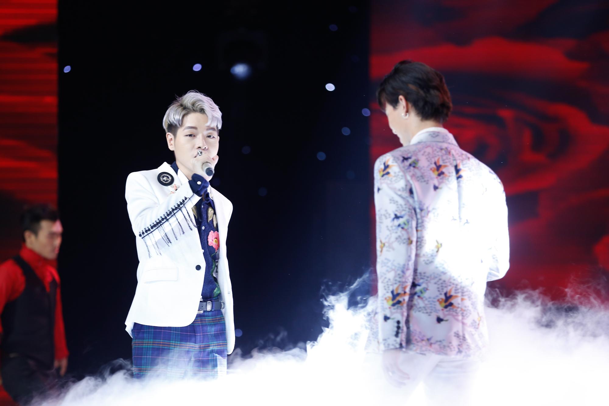 Lời tỏ tỉnh sến rện của Hòa Minzy dành cho Đức Phúc vào lúc 3h sáng-4