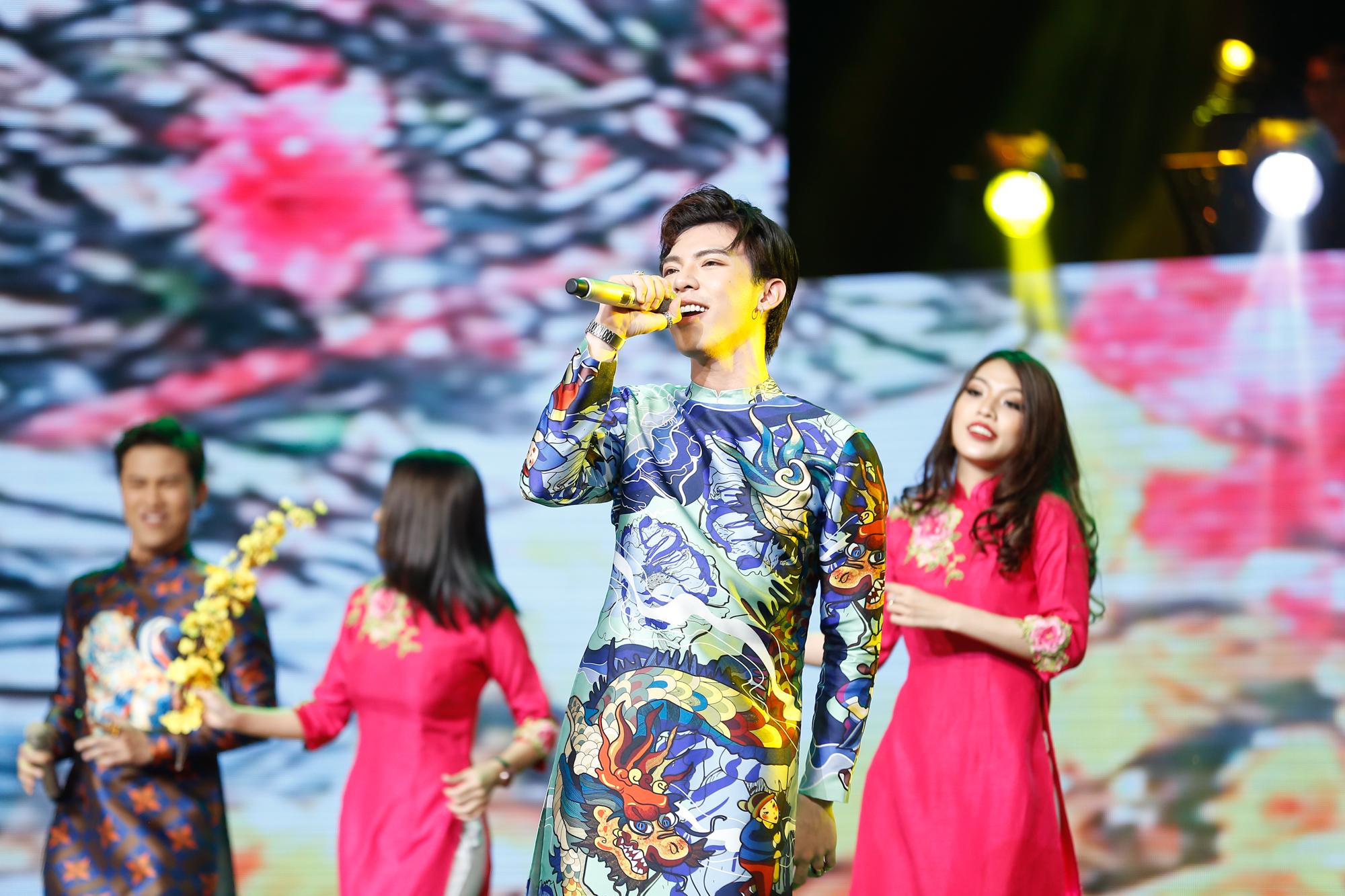 Lời tỏ tỉnh sến rện của Hòa Minzy dành cho Đức Phúc vào lúc 3h sáng-2