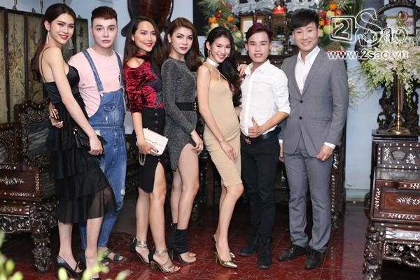 Tư gia nhà Lâm Khánh Chi ngập trong hoa trước ngày xuất giá theo chồng trẻ-11