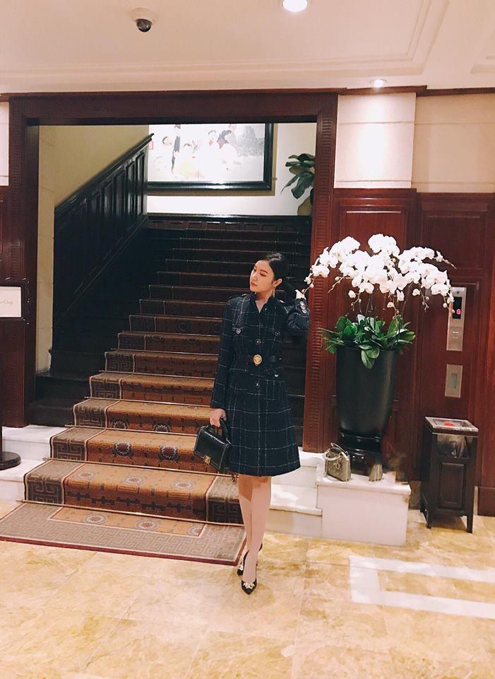 Hot girl - hot boy Việt: Midu khoe 1001 biểu cảm khi chụp ảnh tự sướng ở Đà Nẵng-10