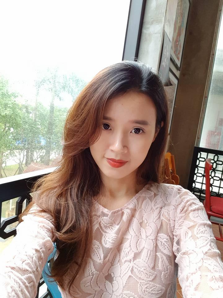 Hot girl - hot boy Việt: Midu khoe 1001 biểu cảm khi chụp ảnh tự sướng ở Đà Nẵng-1