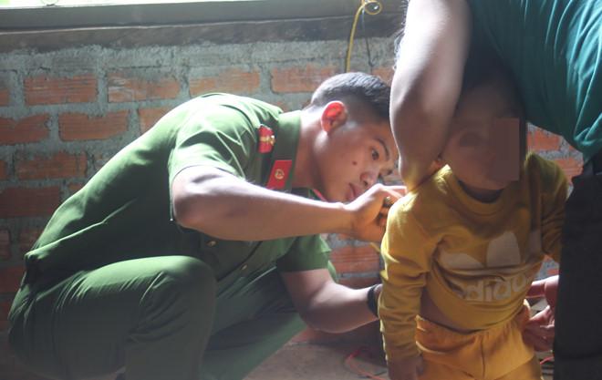 Lời khai ban đầu của người giữ trẻ bạo hành bé trai 2 tuổi ở Đắk Nông-2