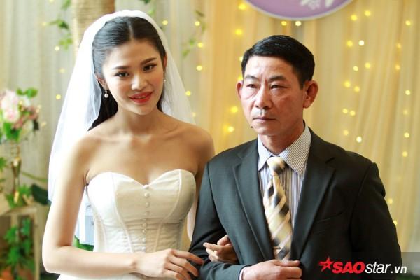 Chúng Huyền Thanh rạng rỡ bên soái ca Jay Quân trong đám cưới cổ tích-5