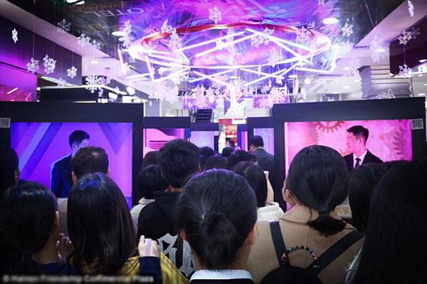 Trung tâm thương mại trưng bày trai đẹp để cho thuê-3