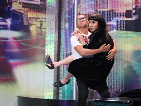 Tự Long tố cáo Hiếu Nguyễn Yêu hai mang, chay mặn đều dùng được tại Ơn giời-5