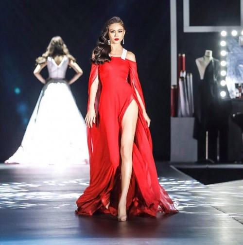 Dùng lại ‘vũ khí’ đầm xẻ cao ‘mười kiểu như một’, Mâu Thuỷ đang dần nhàm chán-7