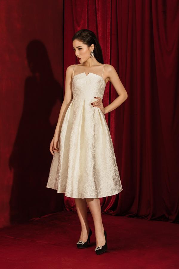 Cùng diện tông đỏ nhưng đối nghịch style, Hồ Ngọc Hà - Thanh Hằng nổi nhất thảm đỏ-8