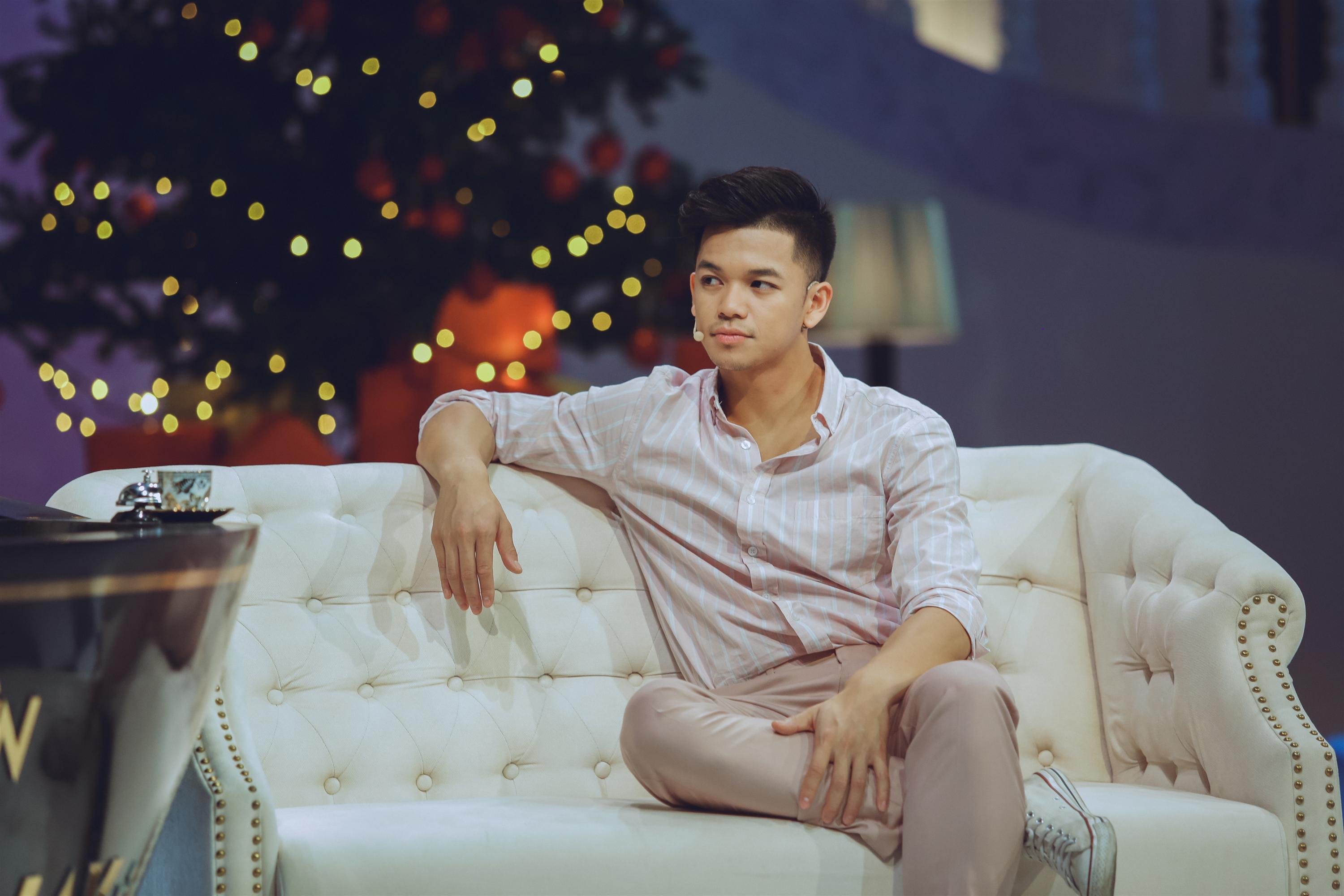 Quá phấn khích, Quán quân Idol Trọng Hiếu đòi hôn Trấn Thành ngay trên truyền hình-1