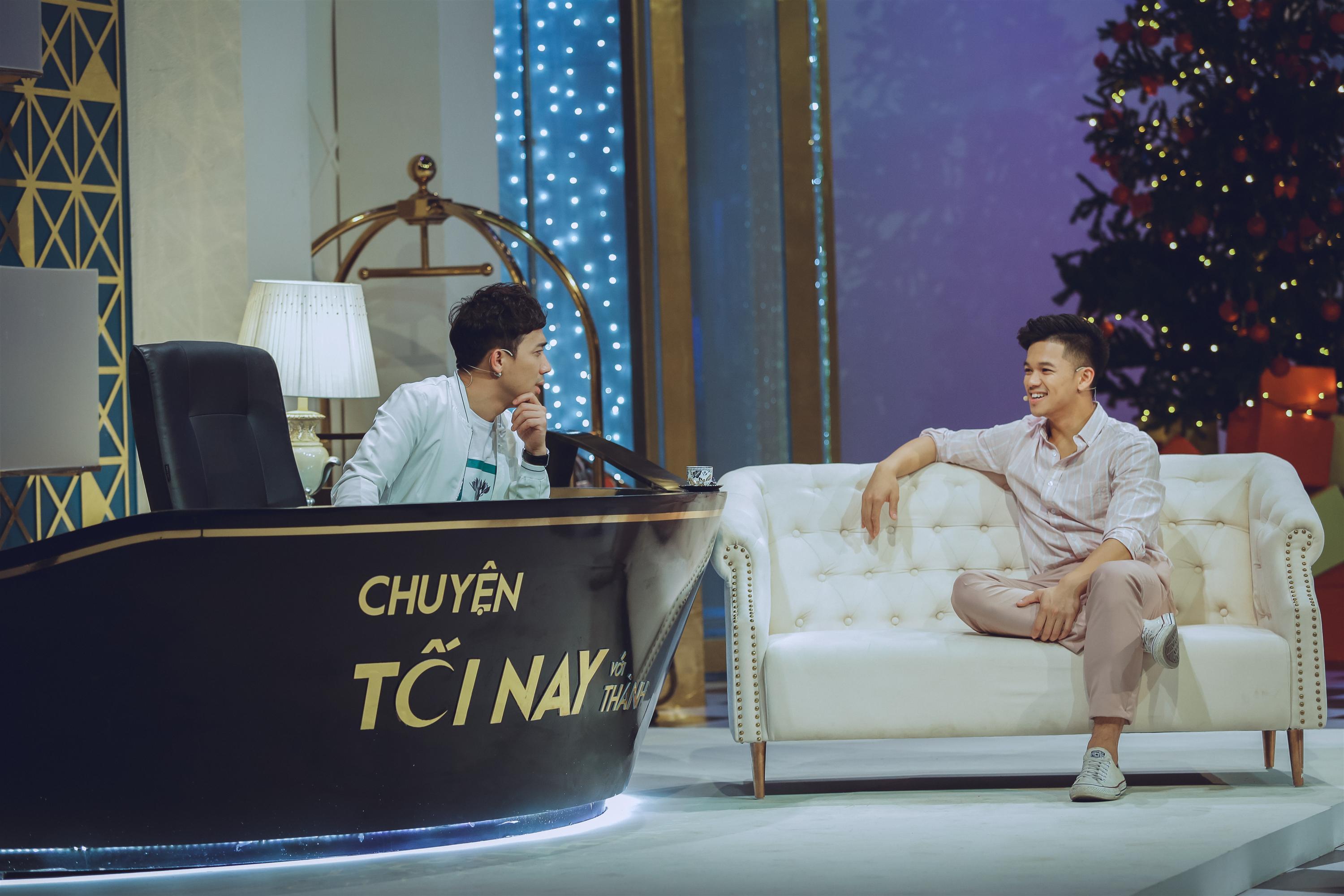 Quá phấn khích, Quán quân Idol Trọng Hiếu đòi hôn Trấn Thành ngay trên truyền hình-2