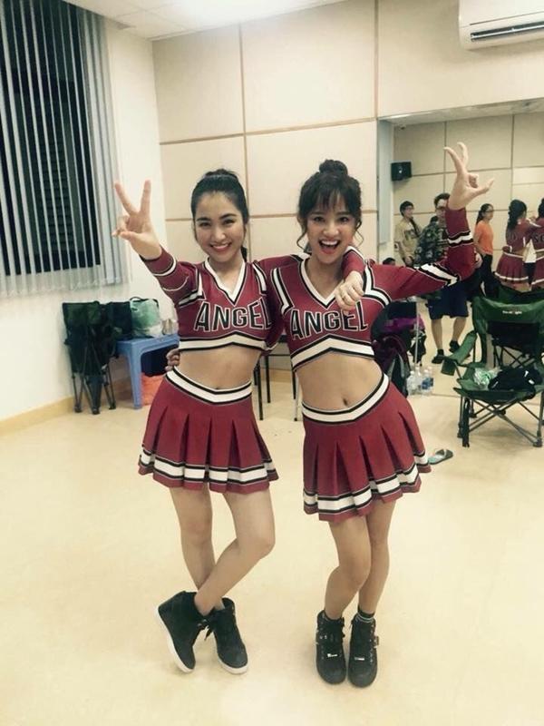 Chỉ với một bông hoa nhài, Hòa Minzy quậy tưng bừng hậu trường phim Glee-5