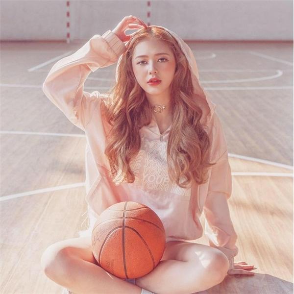 Cư dân mạng khen Liz Kim Cương (LIME) cover Talk to me hay hơn bản gốc của Chi Pu-2