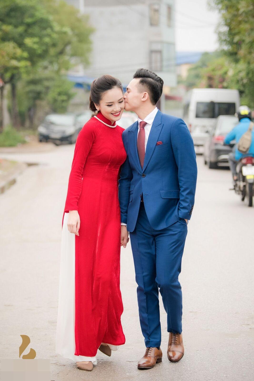 Hoa hậu khả ái Trần Tố Như nở nụ cười rạng rỡ, nắm chặt tay hot boy cảnh sát trong suốt lễ ăn hỏi-4