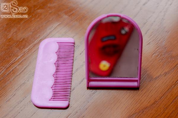 Khám phá món đồ rẻ tiền không thể ngờ trong túi xách trăm triệu của Phương Trinh Jolie-9