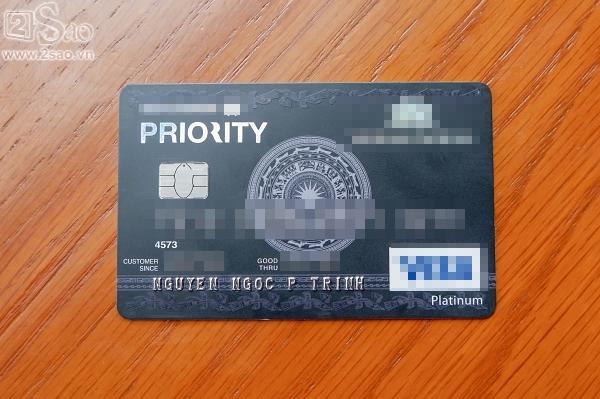 Khám phá món đồ rẻ tiền không thể ngờ trong túi xách trăm triệu của Phương Trinh Jolie-11