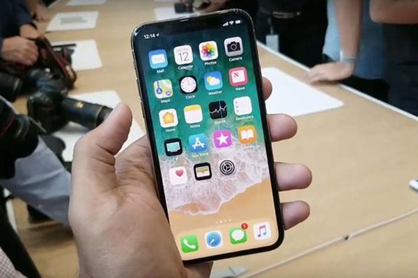 NÓNG: Bán ế, Apple giảm giá iPhone X để kích cầu-1