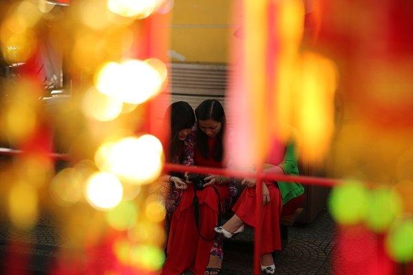 Đường phố trung tâm TPHCM rực rỡ chào đón năm mới-5