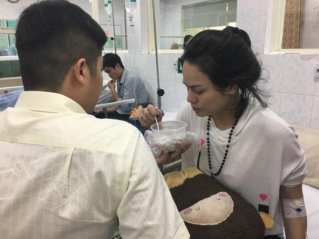 Khoảnh khắc mỹ nhân Việt ngất xỉu khiến trăm người sợ xanh mặt-10