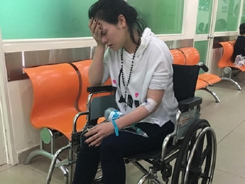 Khoảnh khắc mỹ nhân Việt ngất xỉu khiến trăm người 'sợ xanh mặt'