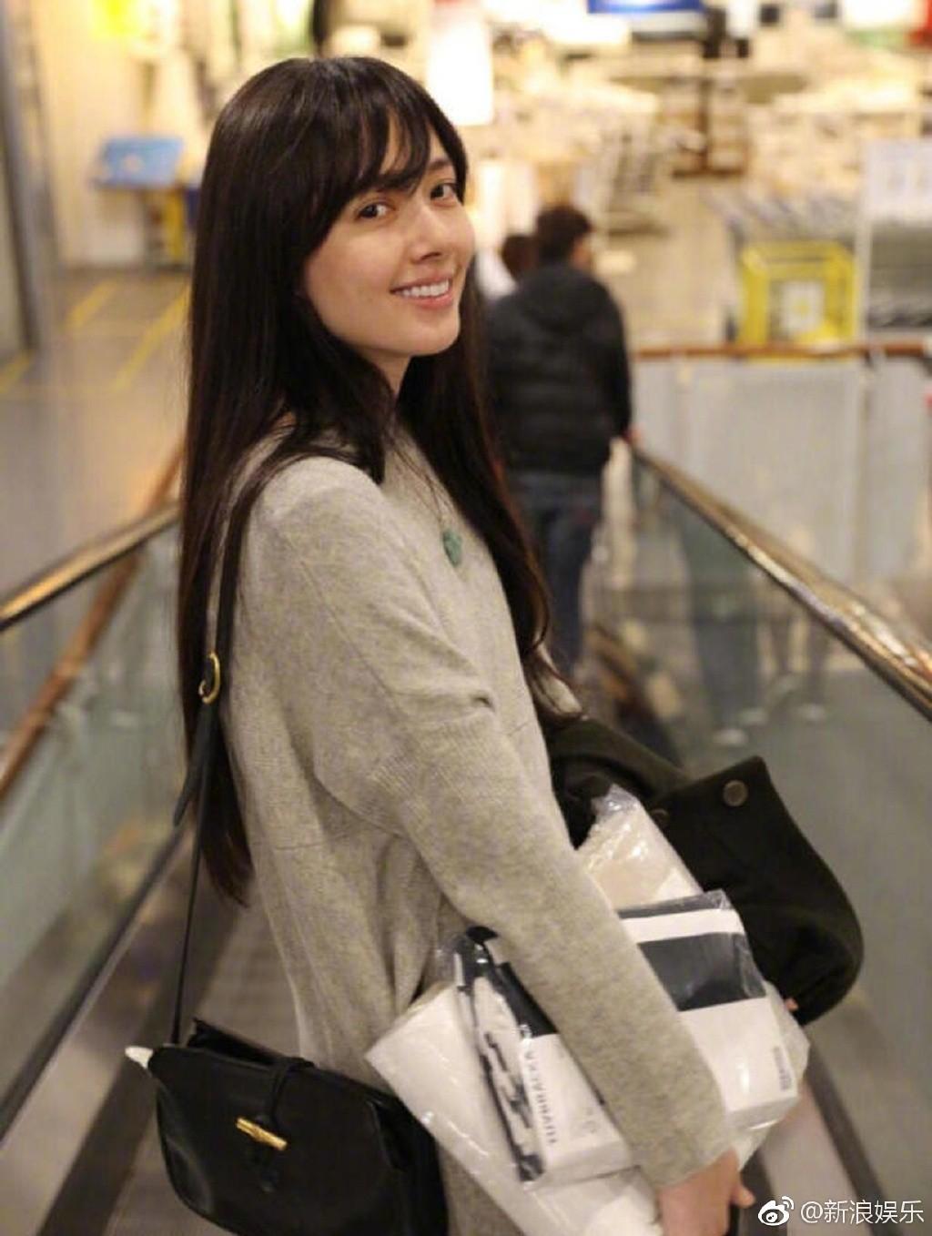 Nhan sắc mỹ nhân Tiểu Thời Đại do người qua đường chụp trộm: Mặt mộc vẫn đẹp đỉnh cao-3