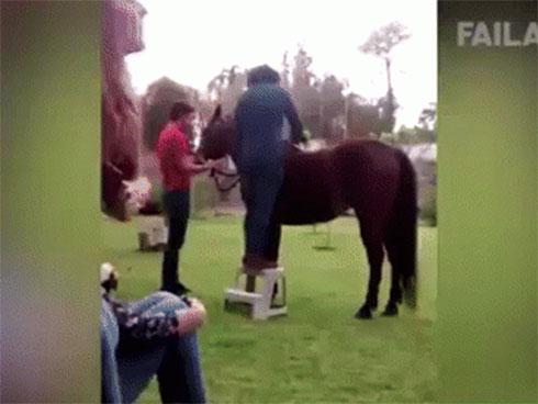 Những cú trượt chân nhớ đời của hội gái đẹp-6