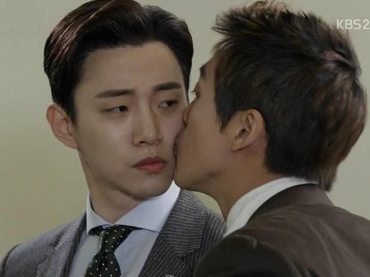 Sao Hàn 1/1: Song Hye Kyo khoe ảnh đón năm mới một mình-10