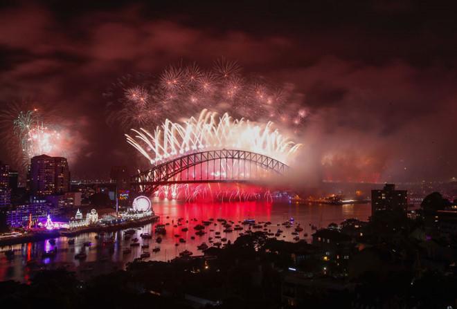 Chào 2018, cả triệu người xem pháo hoa rực sáng cầu cảng Sydney-2