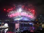 Chào 2018, cả triệu người xem pháo hoa rực sáng cầu cảng Sydney