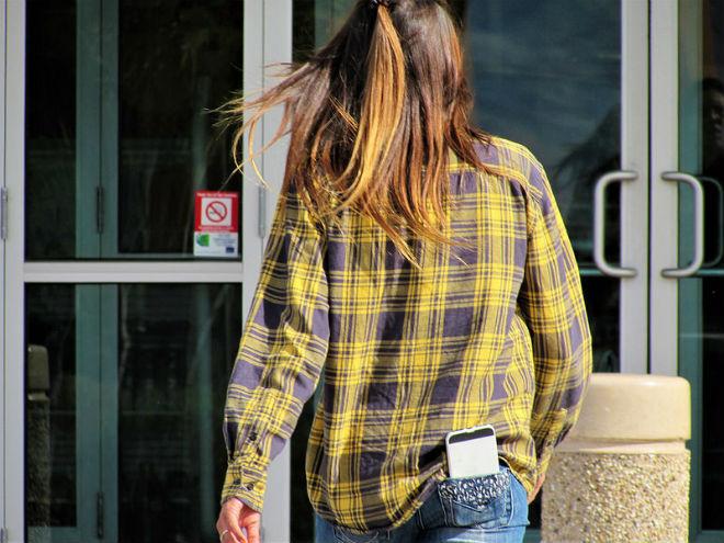 Muốn sống khỏe, tuyệt đối không để điện thoại ở 10 nơi sau-1