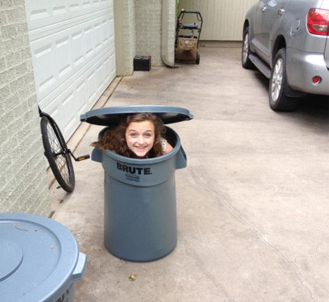 14 cô nàng phá đảo thế giới ảo trong năm 2017-9