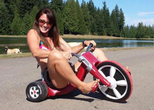 14 cô nàng phá đảo thế giới ảo trong năm 2017-10