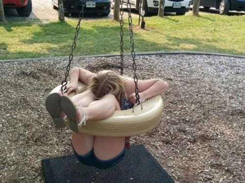 Một phút bồng bột nhận ngay cái kết quá 'thốn'