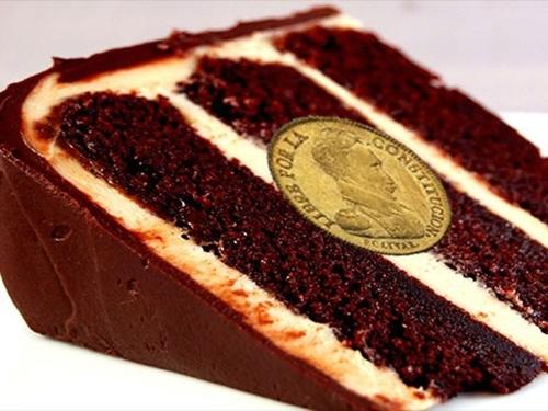 Nam thanh niên trèo lên cột biển đường quẩy đêm Countdown-4